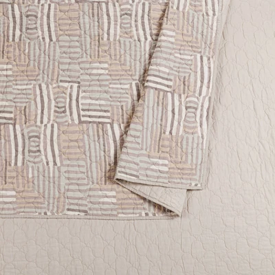 Abrazo Quilt Set - Justina Blakeney For Makers Collective 3 Abrazo Quilt Set - Justina Blakeney For Makers Collective - Image 3